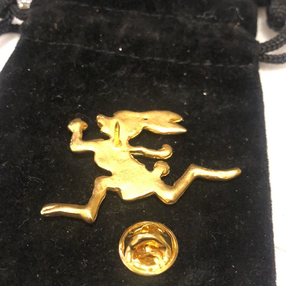 Running Rabbit Brooch-Boutique - Picture 5 of 7